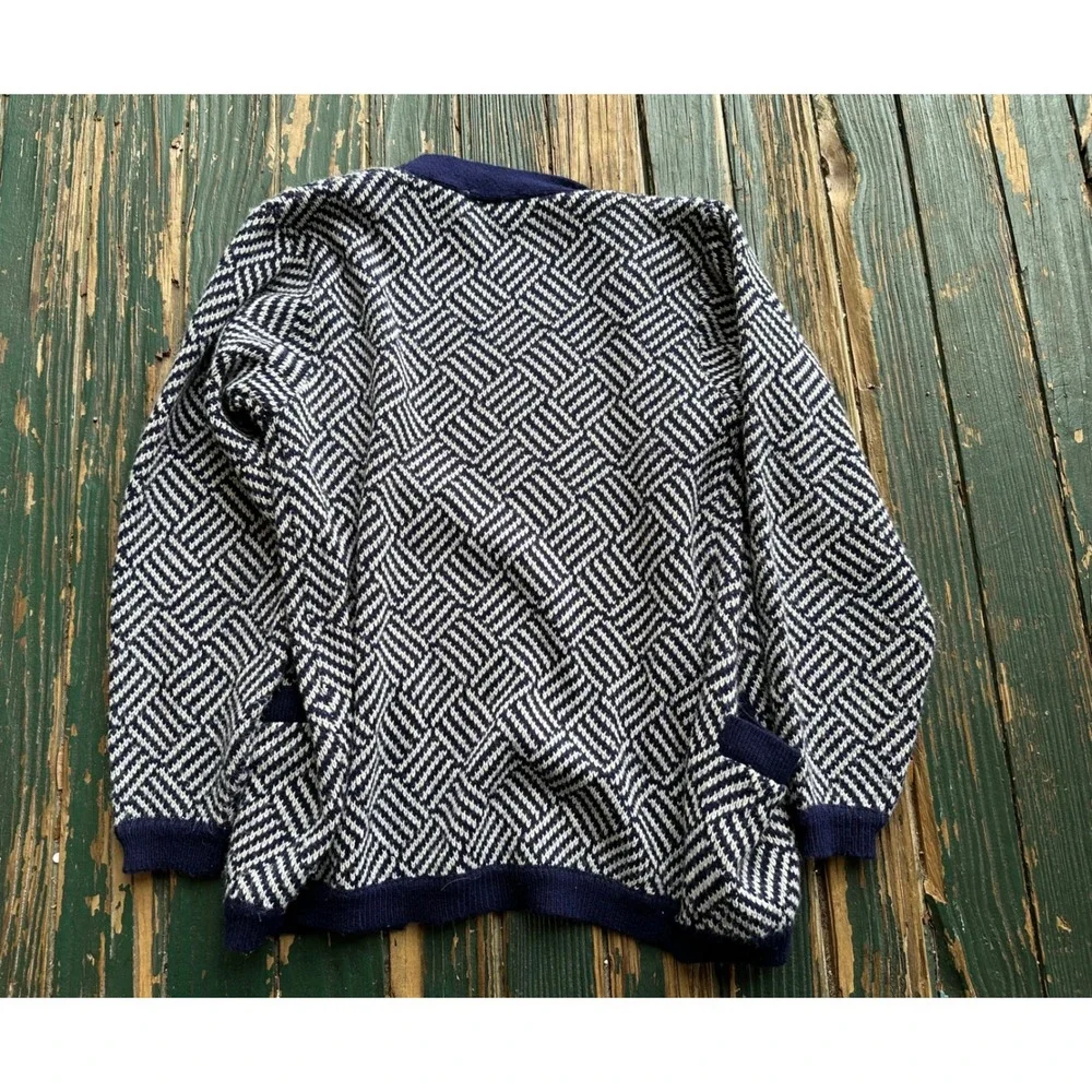 Vintage Knitmakers Navy Blue White Geometric Basketweave Cardigan Sweater Pocket